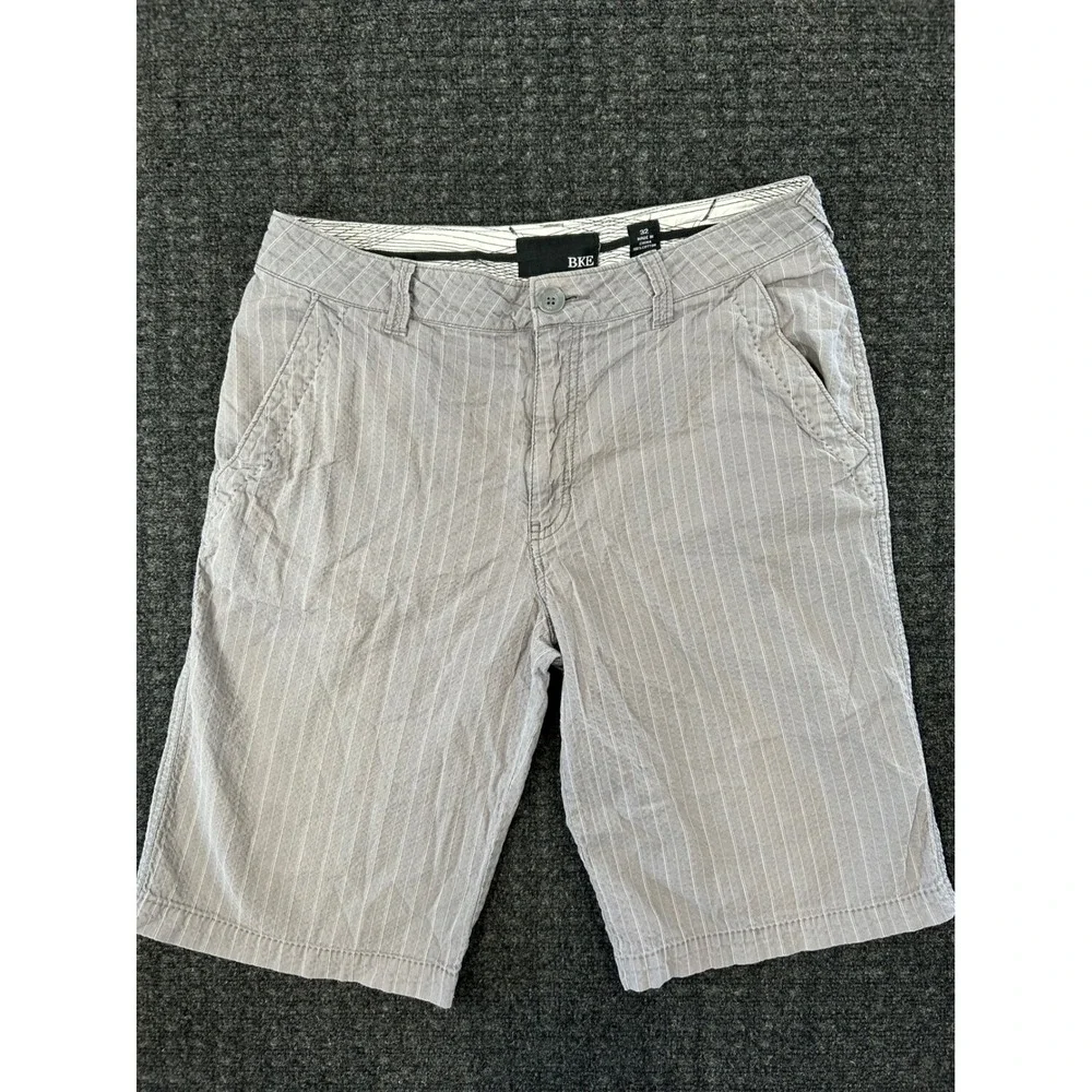 BKE Augusta Flat Front Shorts Mens 32 Grey Pinstripe Slim Fit Cotton 43300